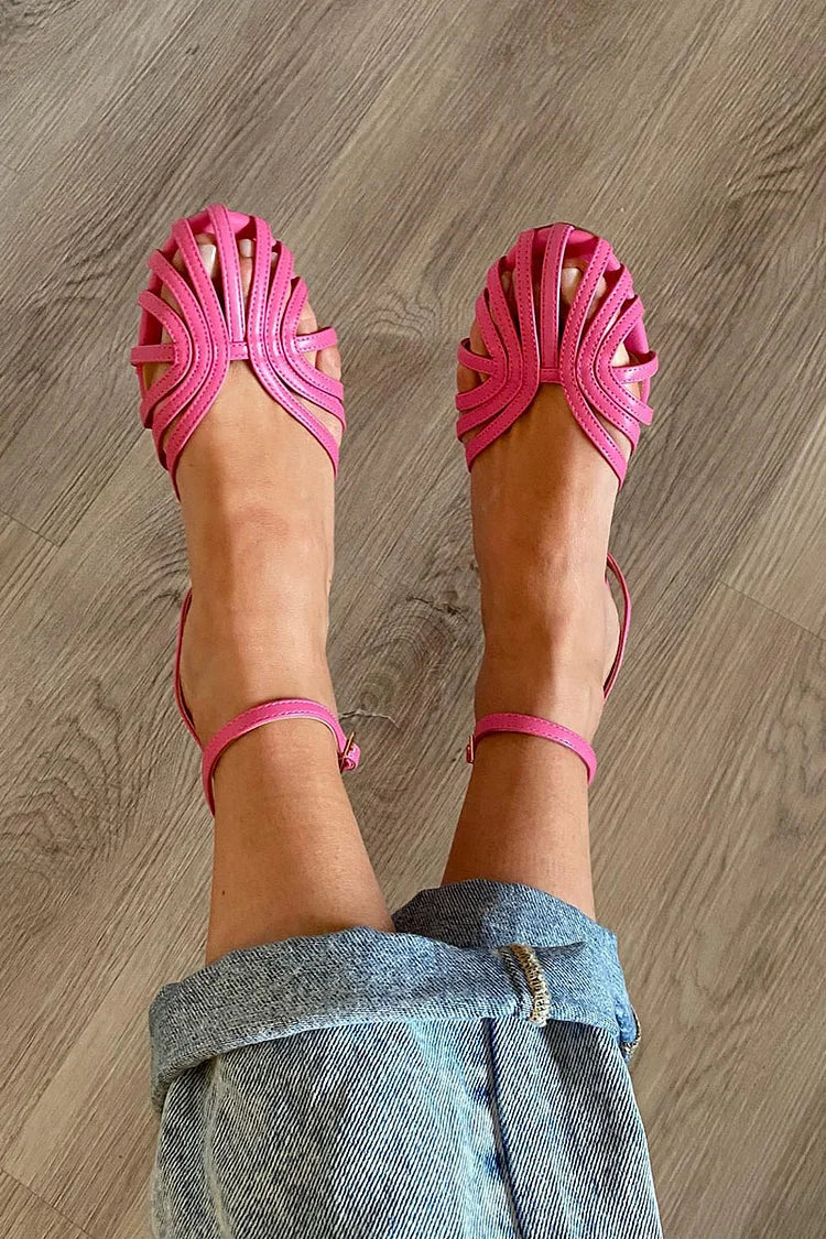 Sandalias doradas de vestir de Valentina Montier, vista principal