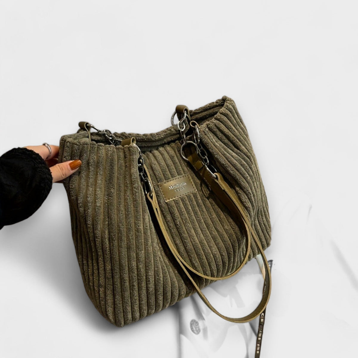 Elsa | Bolso de hombro en terciopelo suave