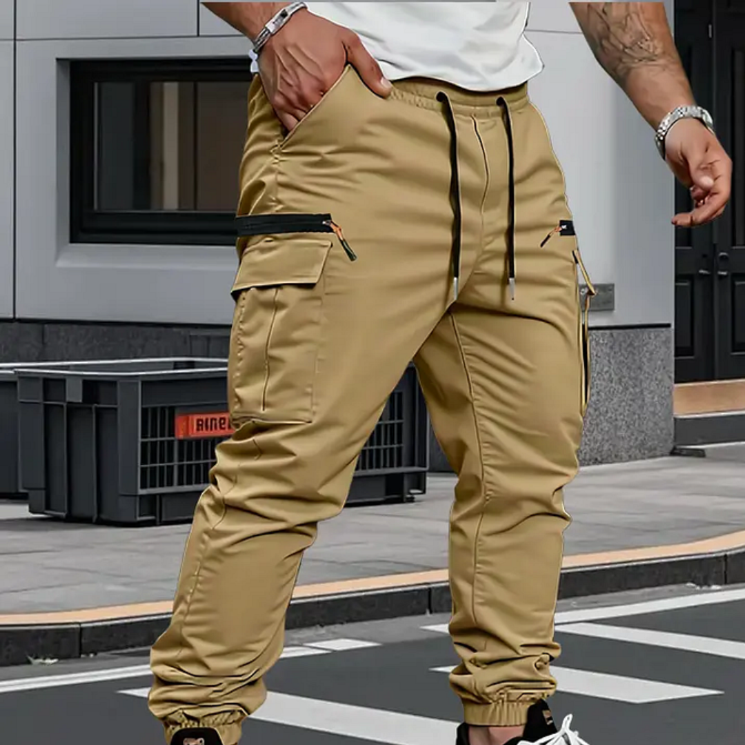 Lucas | Pantalón jogger cargo en Beige, detalle del diseño