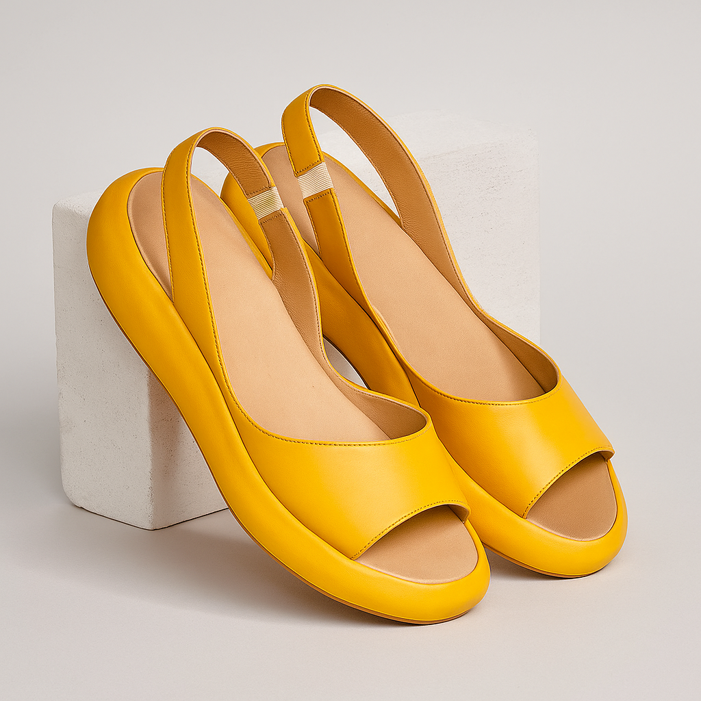 Sandalias planas de tiras anchas de Valentina Montier, detalle del diseño