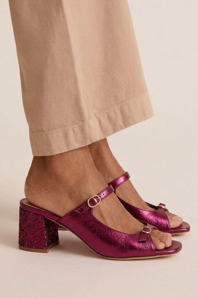Sandalias de tiras elegantes de Valentina Montier, vista complementaria