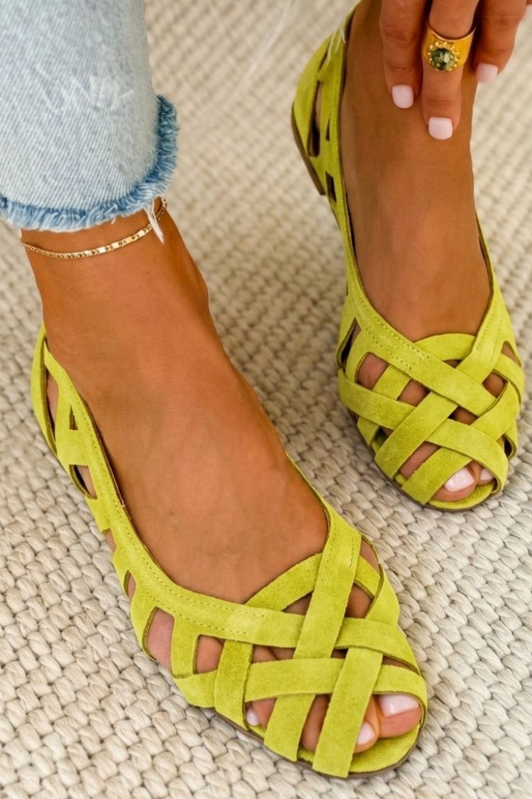 Sandalias planas trenzadas de Valentina Montier, detalle del diseño