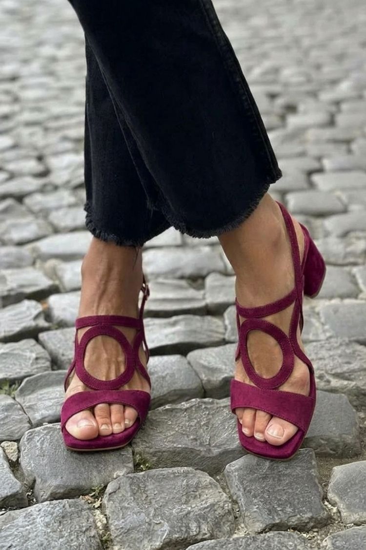 Sandalias de tiras cruzadas de Valentina Montier, detalle del diseño