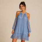 Vestido mini plisado con hombros abiertos Elvira en azul, vista principal