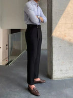 Valentín, Pantalón sastre de cintura alta, color negro, vista lateral de cuerpo entero, vista complementaria