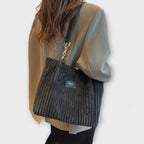 Elsa | Bolso de hombro en terciopelo suave