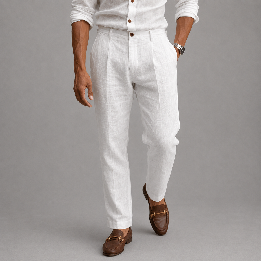 Rafael, Pantalón de pinzas estilo Riviera, color blanco, vista de cuerpo entero, detalle del diseño
