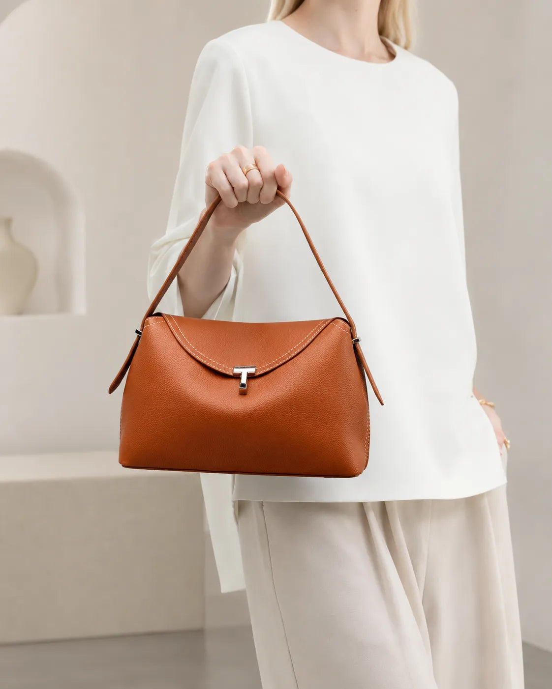 Cintia | Bolso de hombro suave con solapa