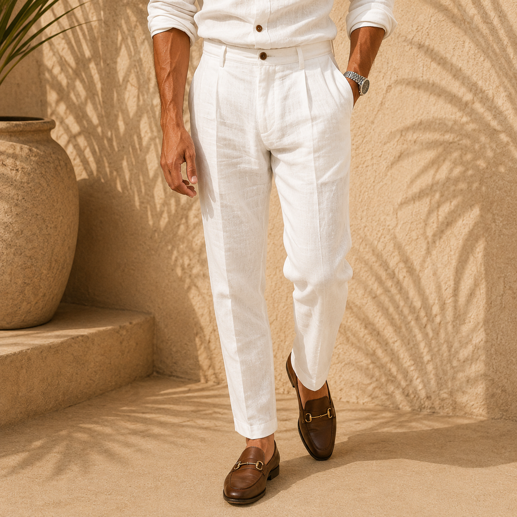 Rafael, Pantalón de pinzas estilo Riviera, color blanco, estilismo editorial, vista complementaria