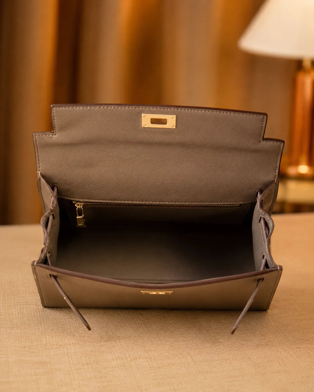 Jara | Bolso satchel estructurado con asa superior