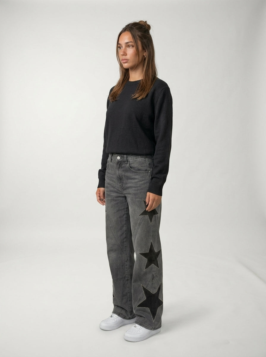 Vaqueros grises Estela con estrellas laterales, look de perfil