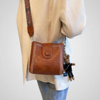 Amara | Bolso retro con bandolera ajustable