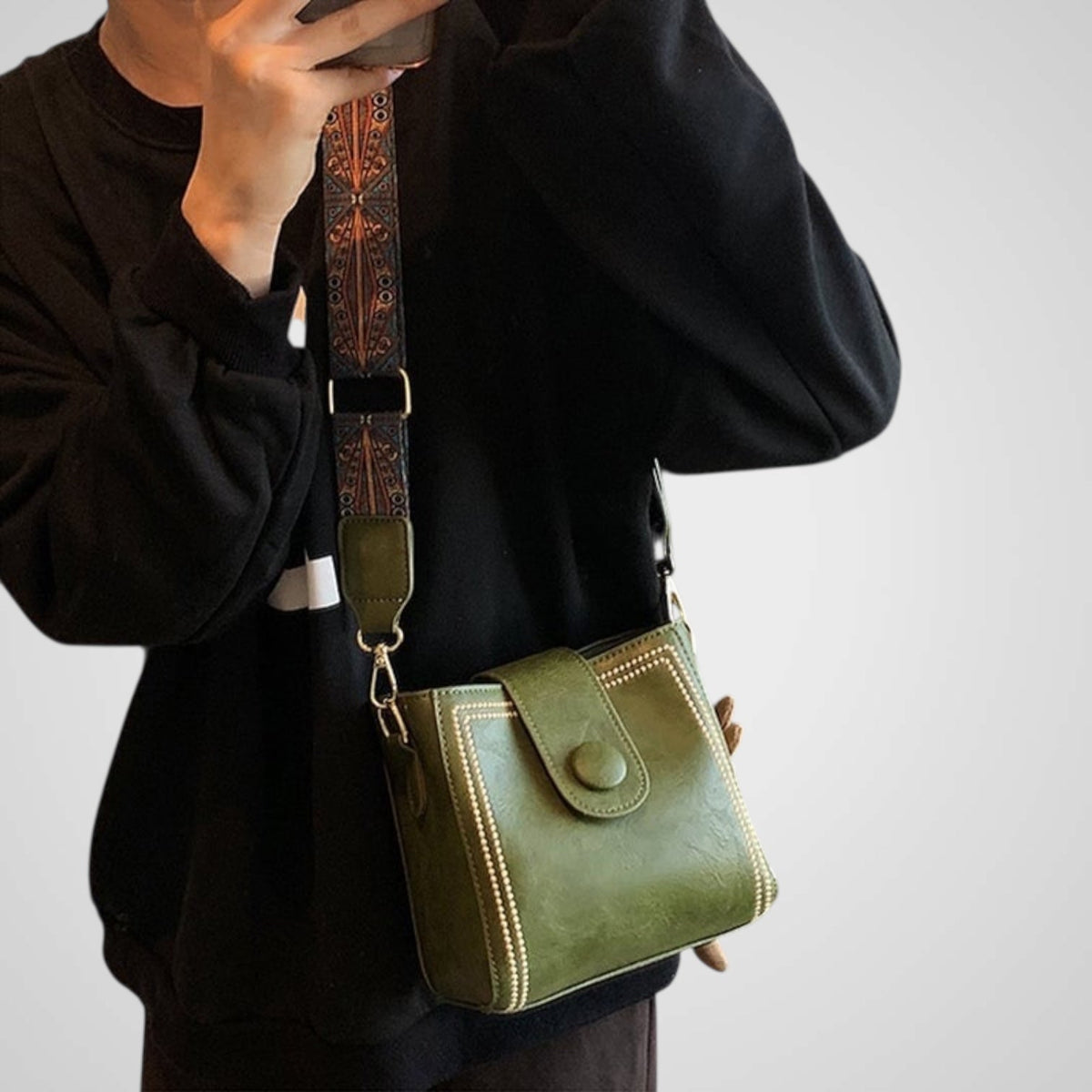 Amara | Bolso retro con bandolera ajustable