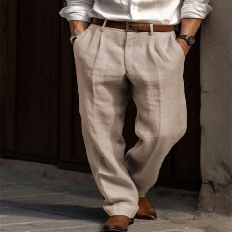 Alonso, Pantalón de lino con pinzas, color beige, vista frontal con cinturón