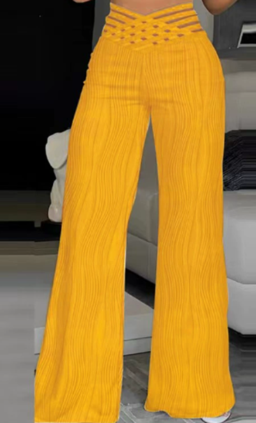 Pantalón ancho de cintura cruzada de Valentina Montier, detalle del diseño