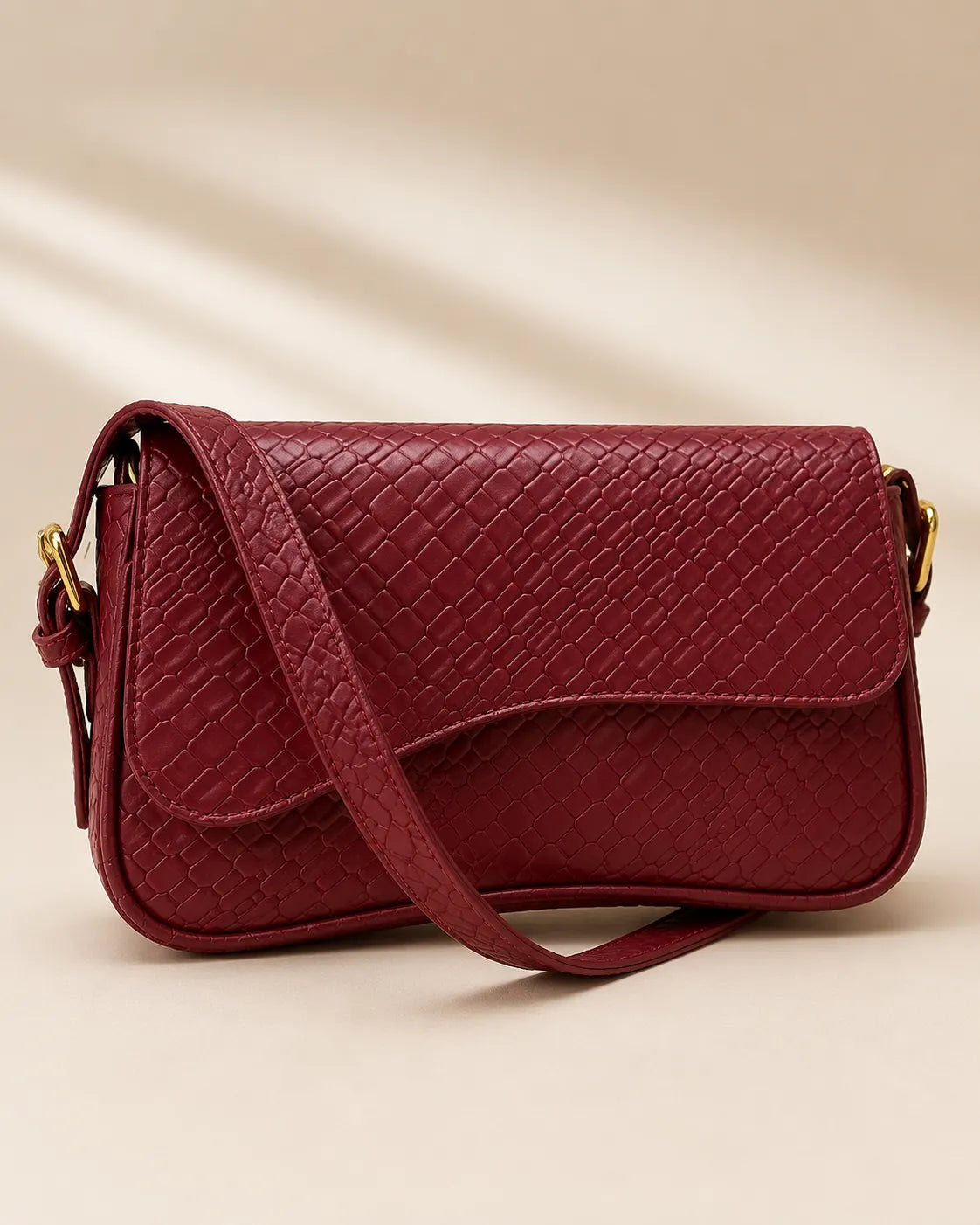 Irati | Bolso bandolera con solapa curva