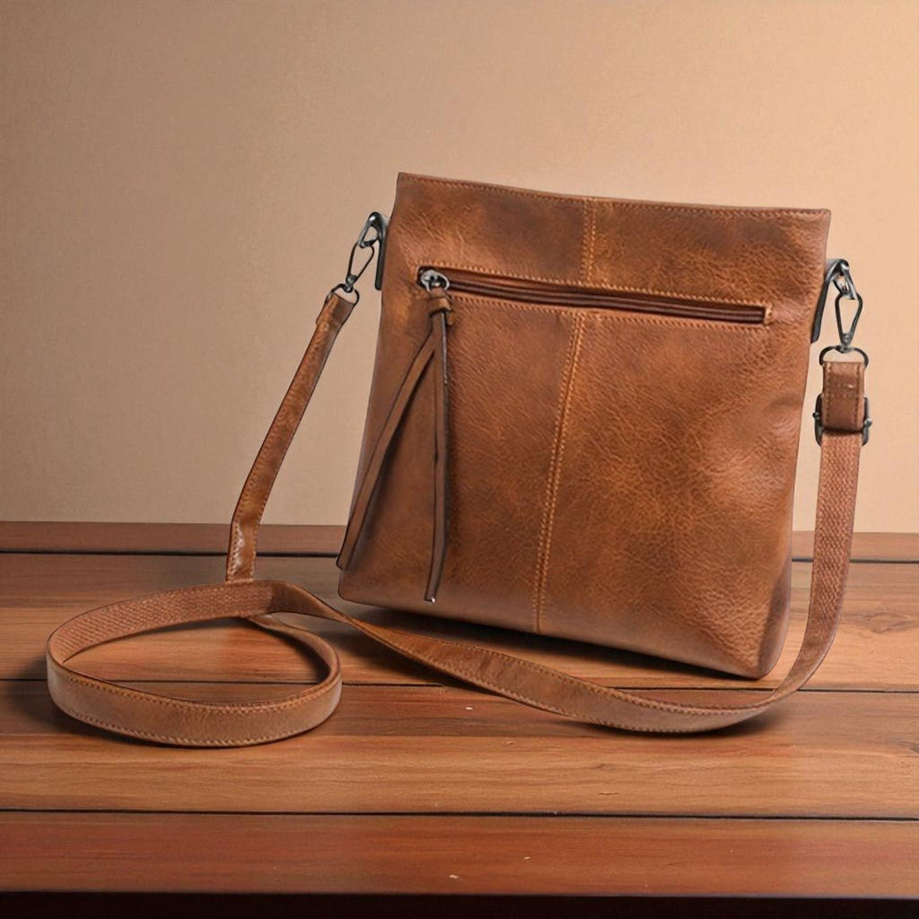 Bolso de mano retro estructurado de Valentina Montier, detalle del diseño