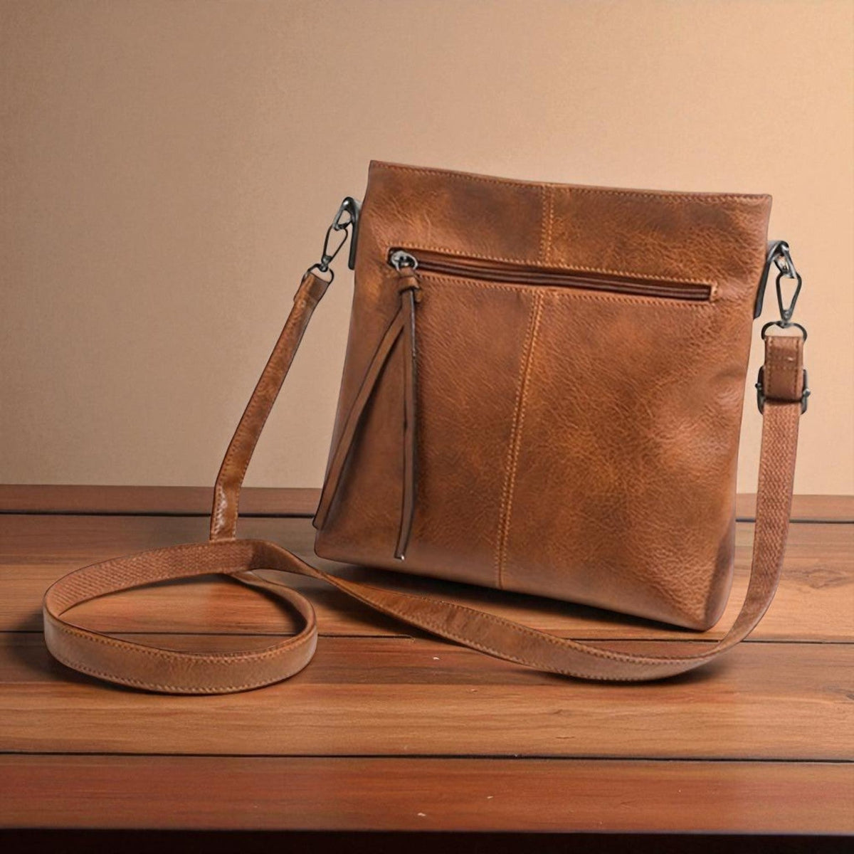 Bolso de mano retro estructurado de Valentina Montier, detalle del diseño