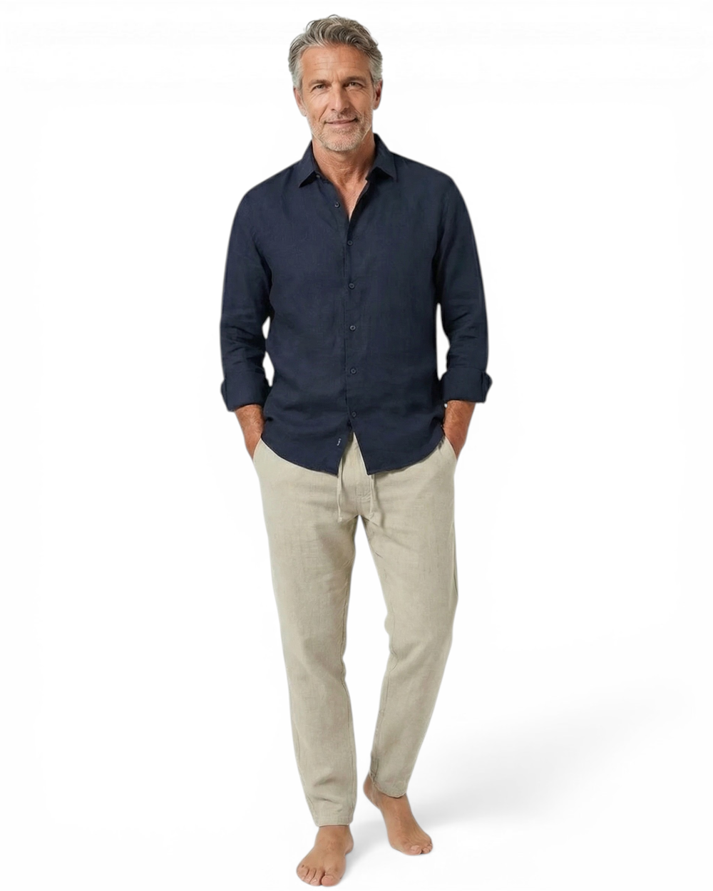 Fermín, Pantalón de lino de corte cónico, color beige, estilismo con camisa azul marino, vista principal