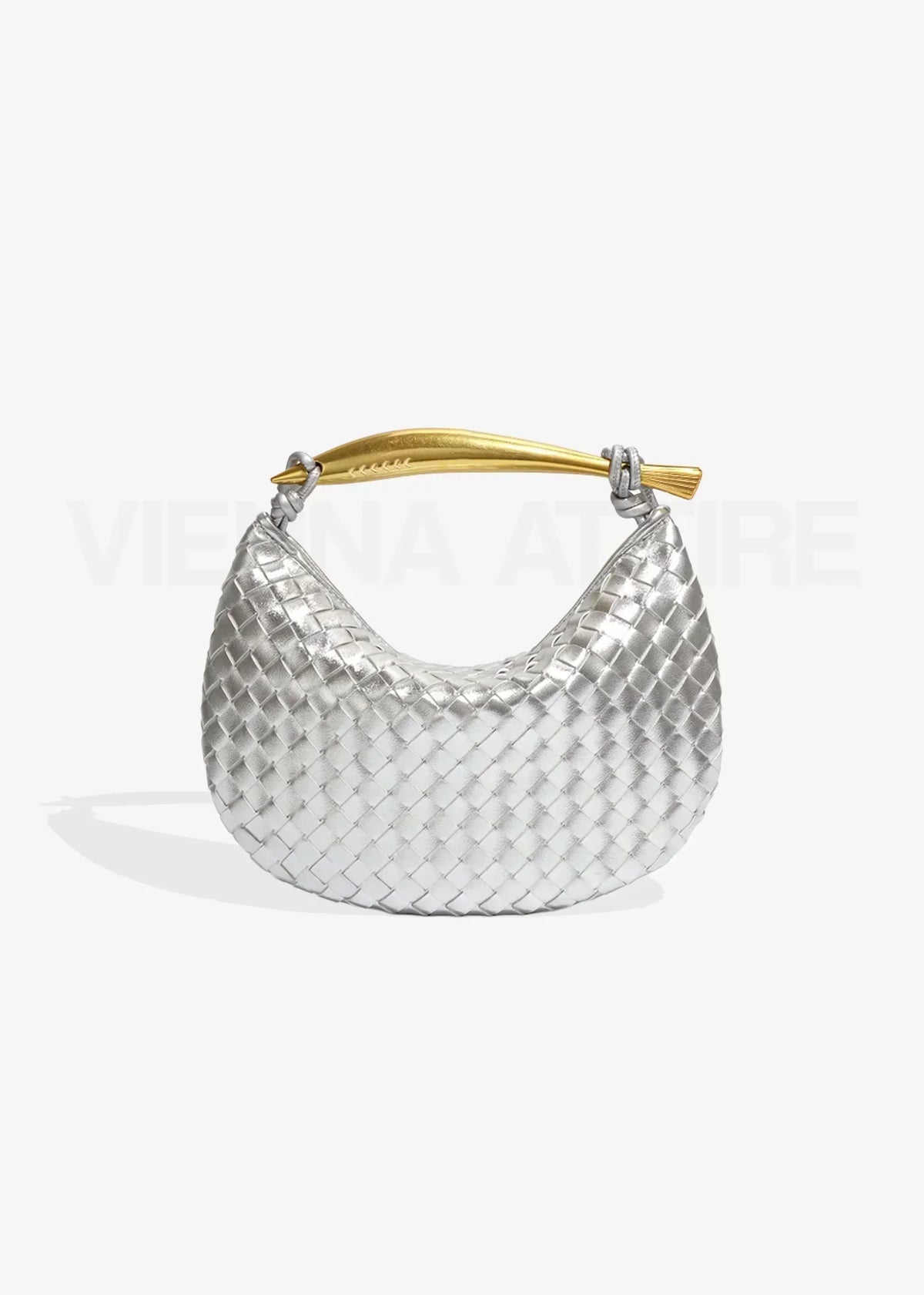 Malena | Bolso trenzado con asa dorada
